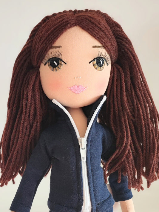 Muñeca Gimnasta: Pelo Castaño Medio