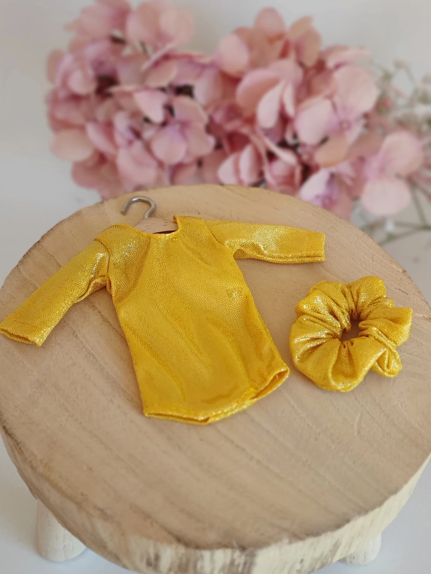 Kit de Perchero + 7 colores de Maillots y Coleteros a tu elección + Regalo 7 Perchas