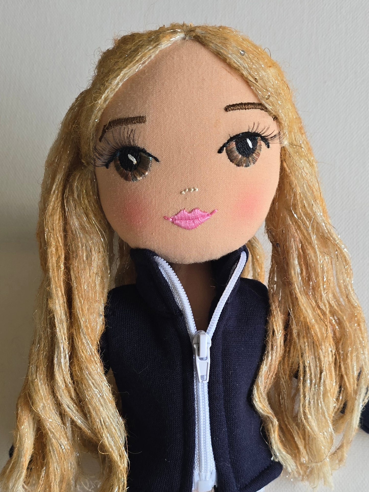 Rubio medio largo gimnasta profile pic