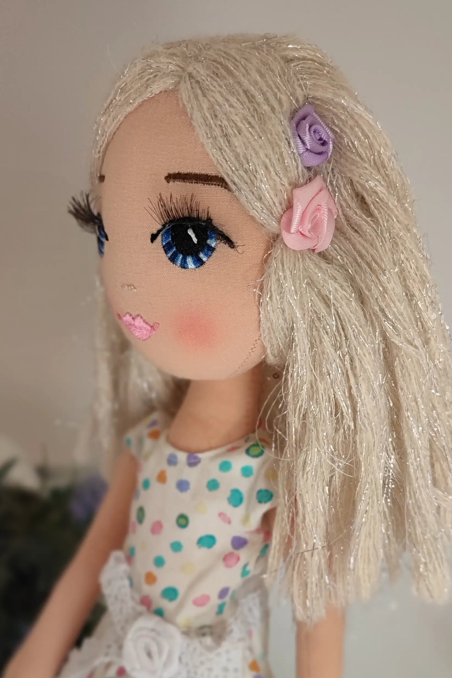 Muñeca Eira vestido topitos