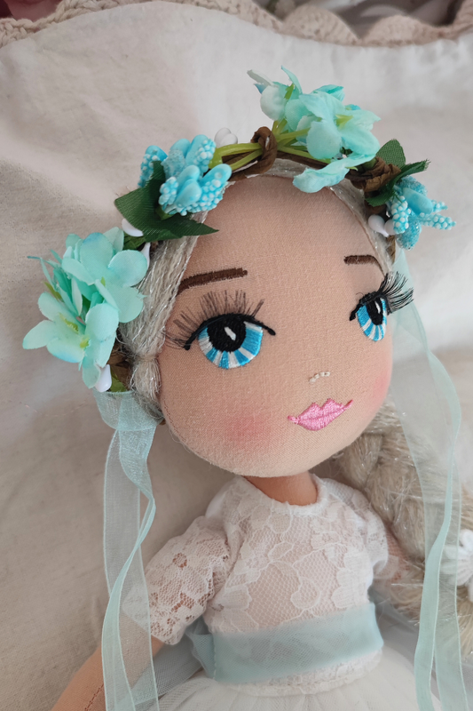 Corona flores azules y verdes: Muñeca de Comunión