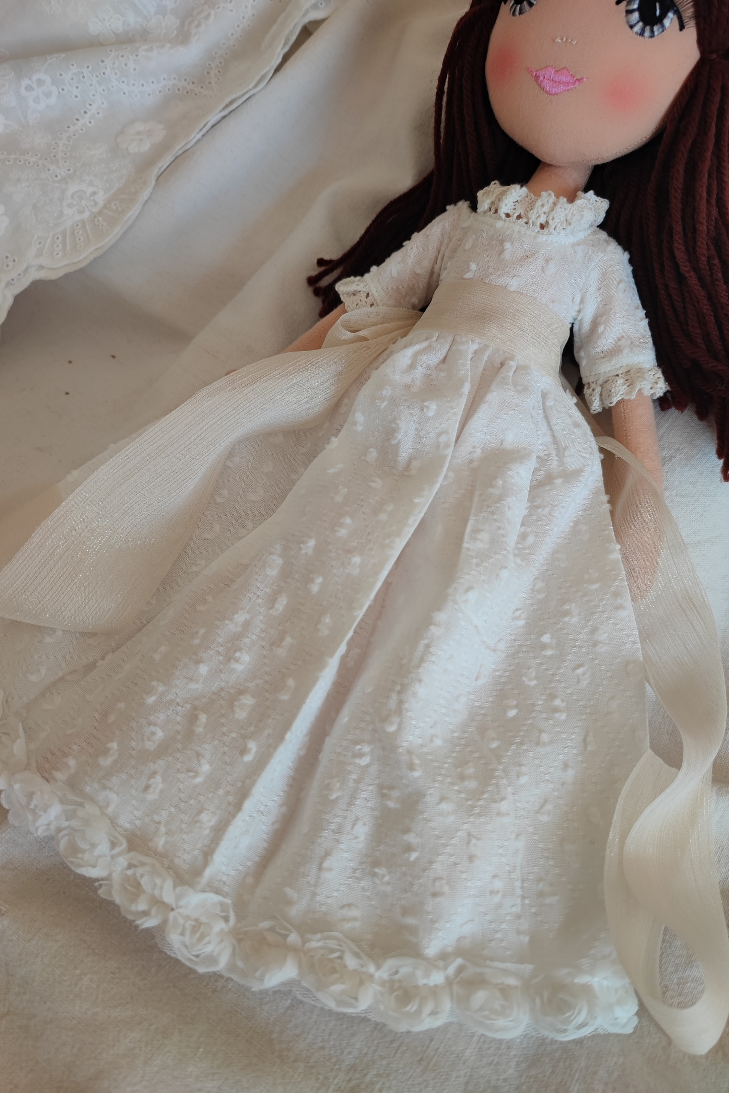 Elige tu Muñeca de Comunión con el Vestido Arena