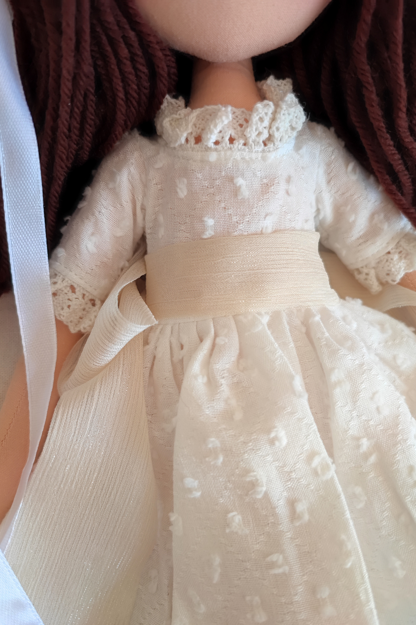 Elige tu Muñeca de Comunión con el Vestido Arena