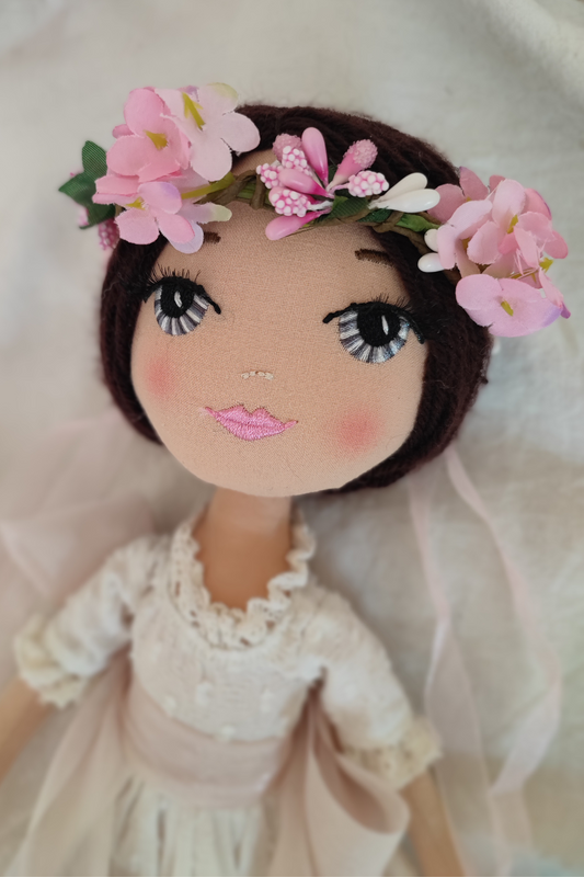 Elige tu Muñeca de Comunión con el Vestido Arena