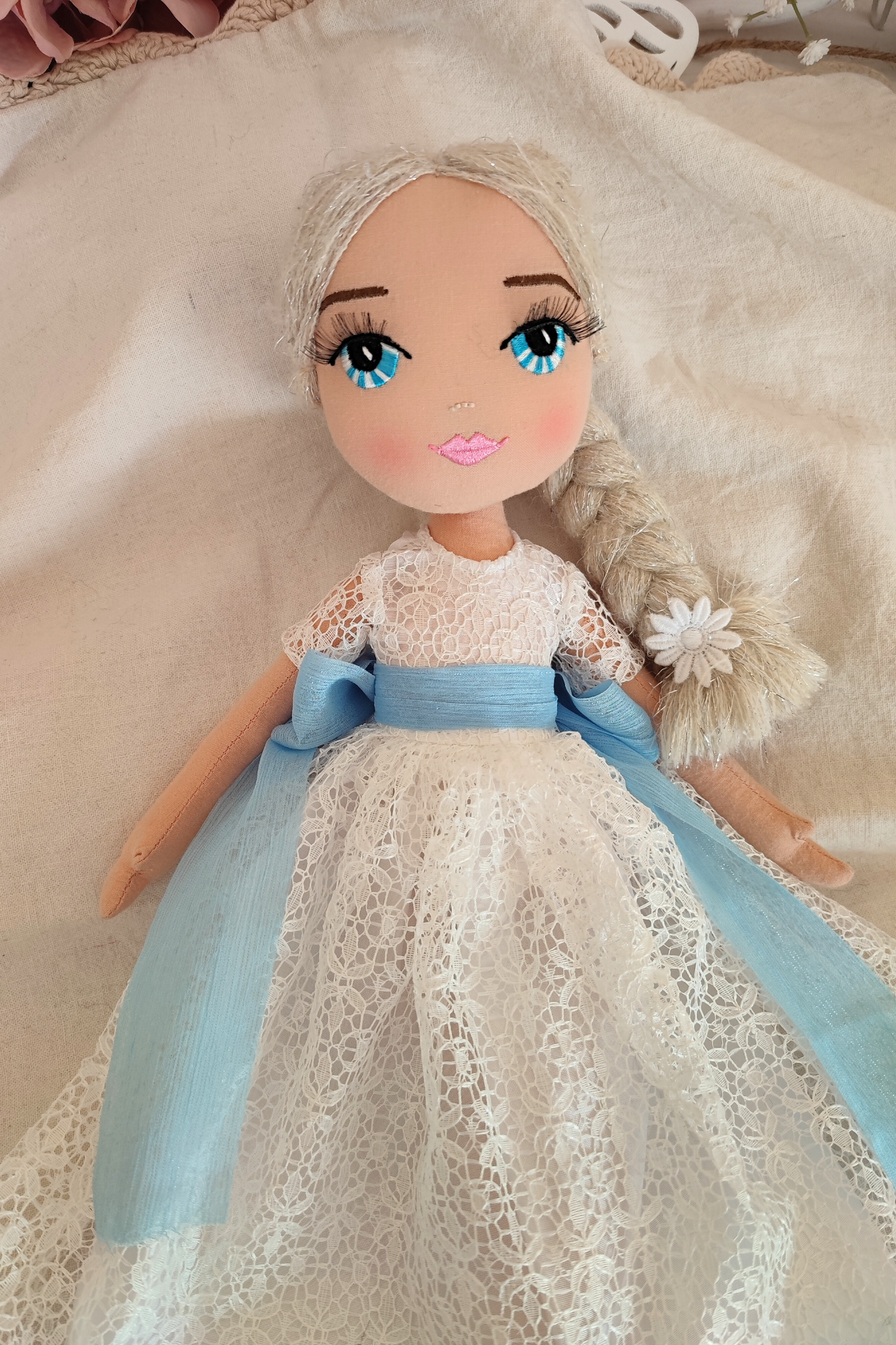 Elige tu Muñeca de Comunión con el Vestido Azahar