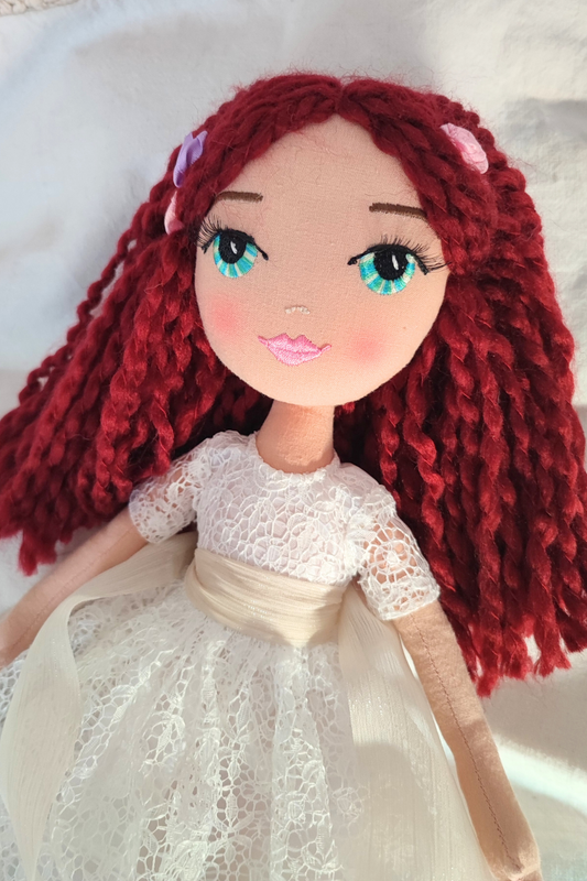 Elige tu Muñeca de Comunión con el Vestido Azahar