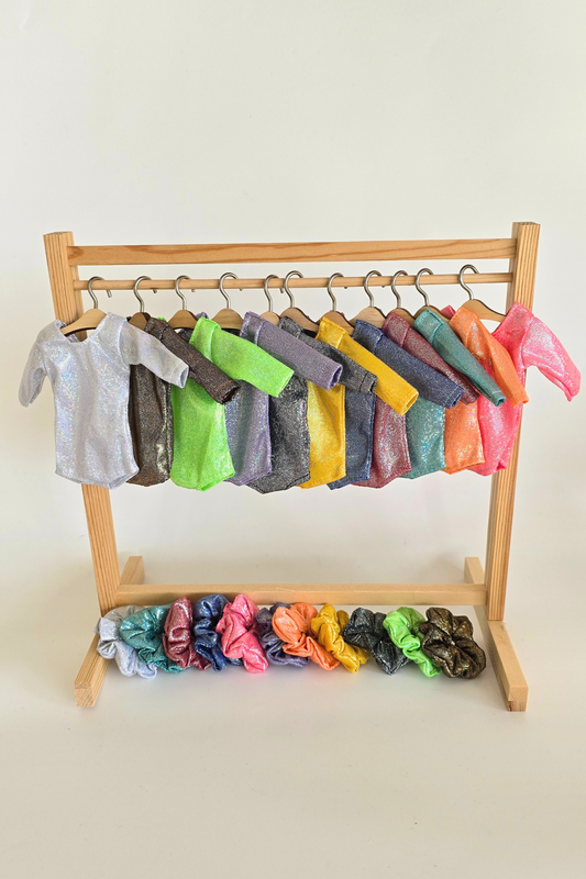 Kit de Perchero + 10 colores de Maillots y Coleteros + Regalo 10 Perchas