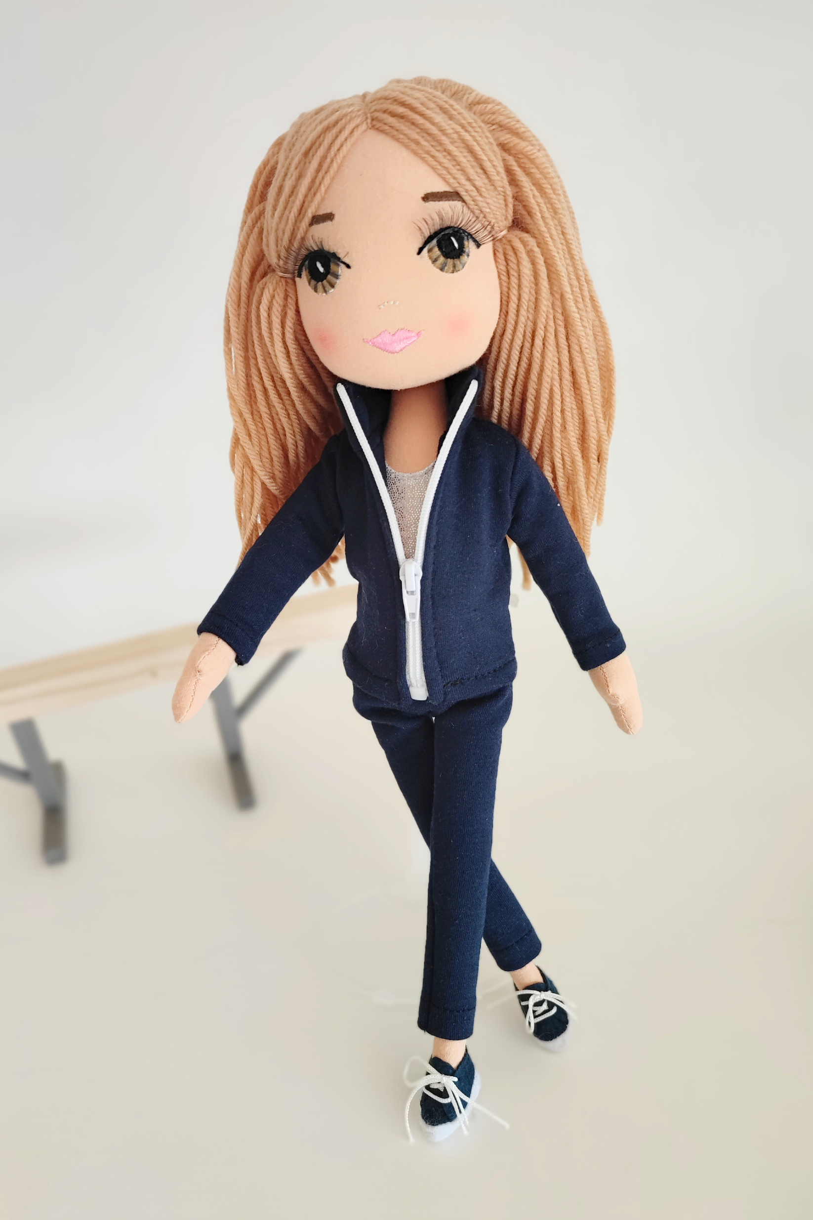 Muñeca Gimnasta: Pelo Rubio Medio – Drimydolls