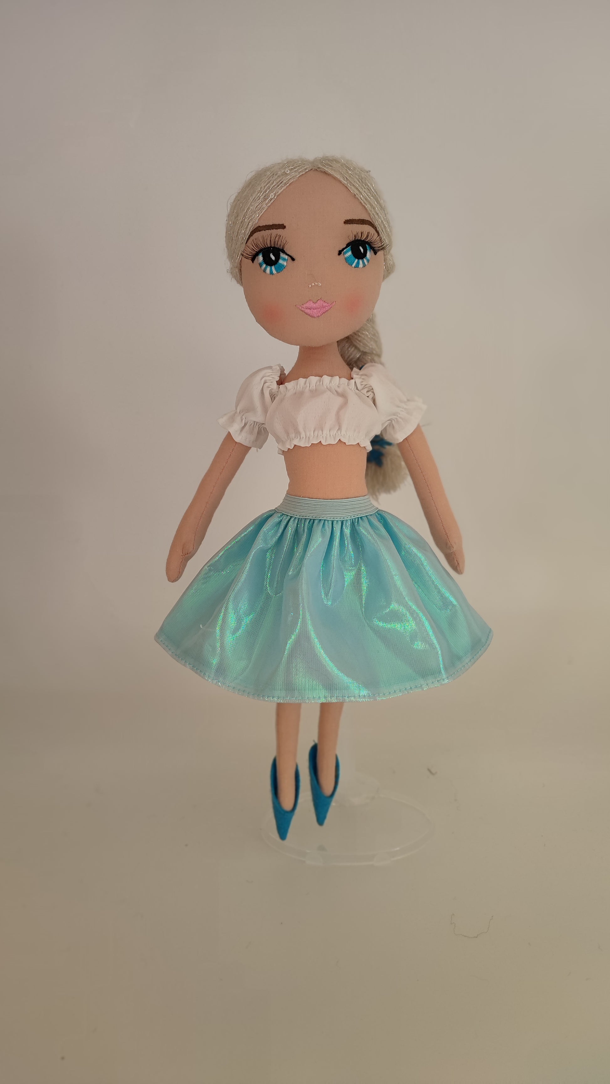 Muneca Aqua closeup