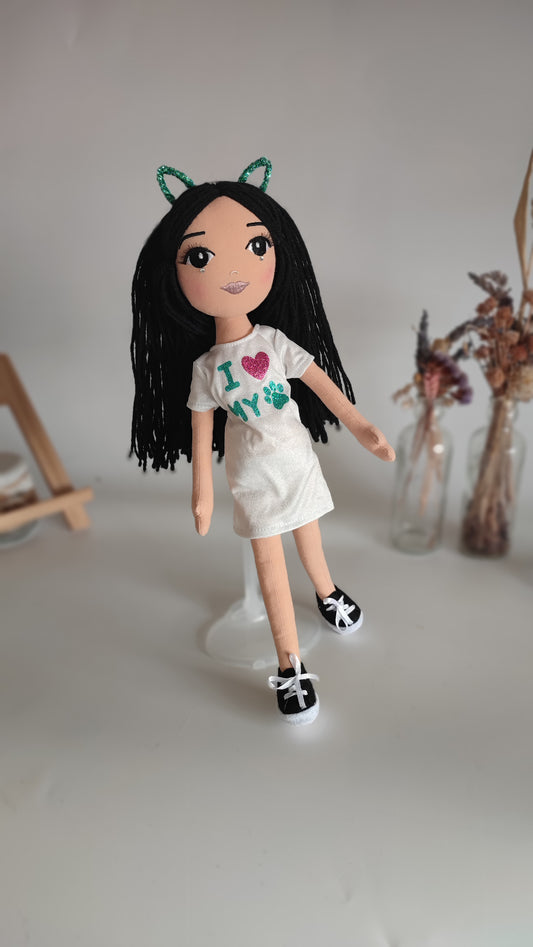 Muneca I love my pet closeup