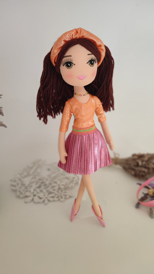 Muneca Leyla closeup