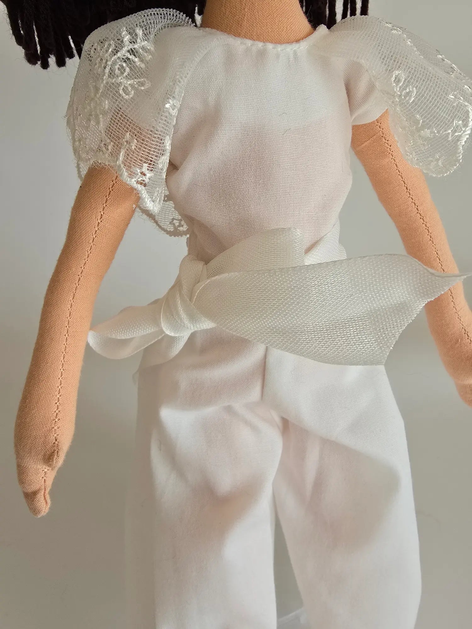 Muñeca de comunion con mono
