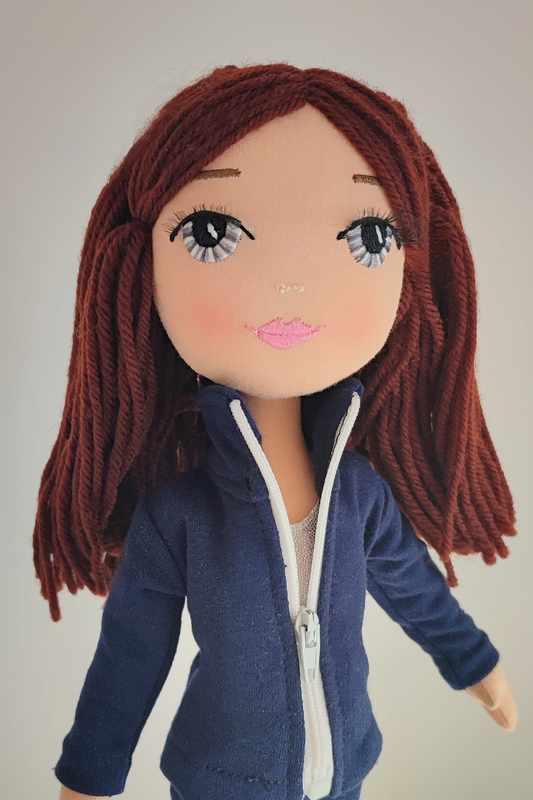 Muñeca Gimnasta: Pelo Castaño Medio