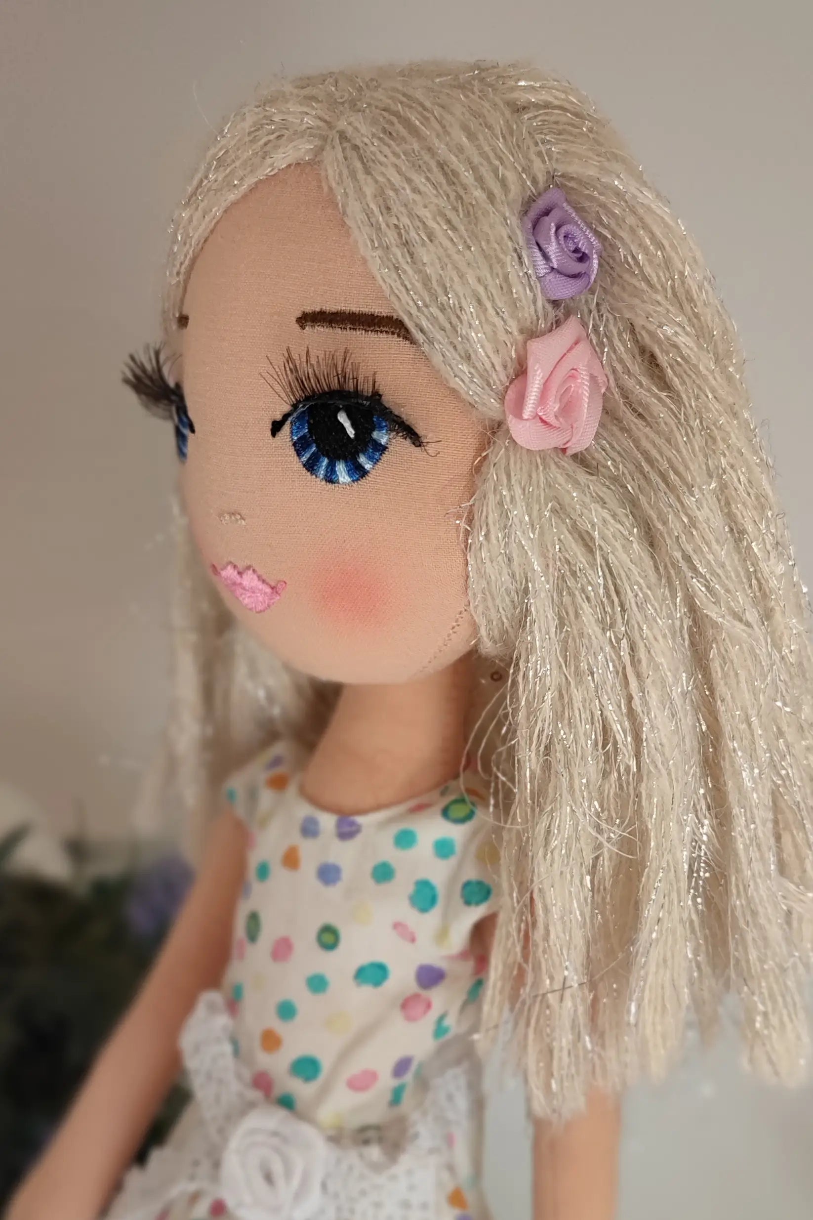 Muñeca Eira vestido topitos