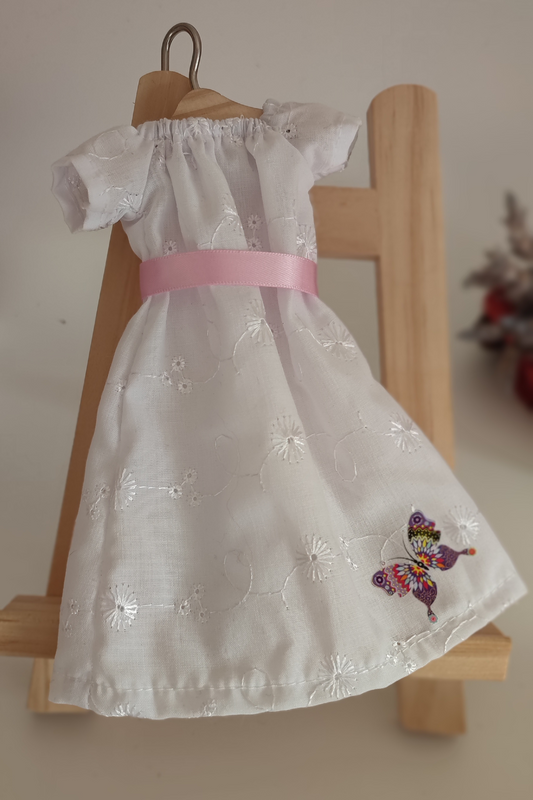 Vestido muñeca blanco con bordados