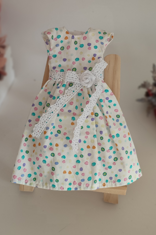 Vestido para muñeca de topitos