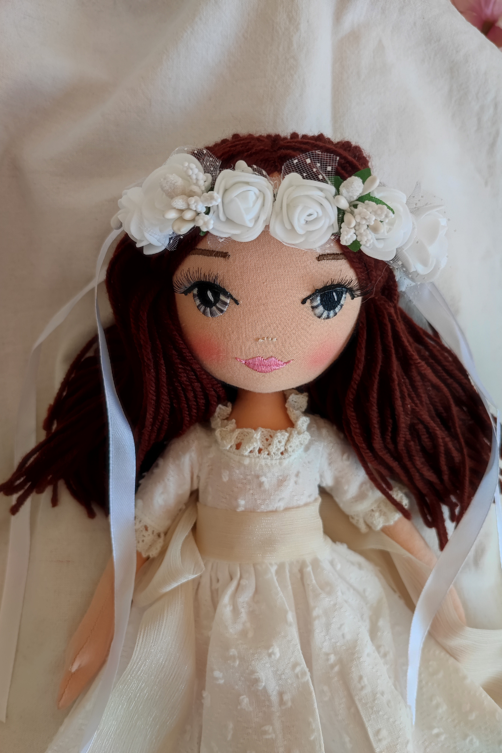 Muñeca Comunión Cuerpo De Tela Pelo Castaño 50 cm - Fabricado en España Muñeca Comunión Cuerpo De Tela Pelo Castaño 50 cm - Fabricado en España