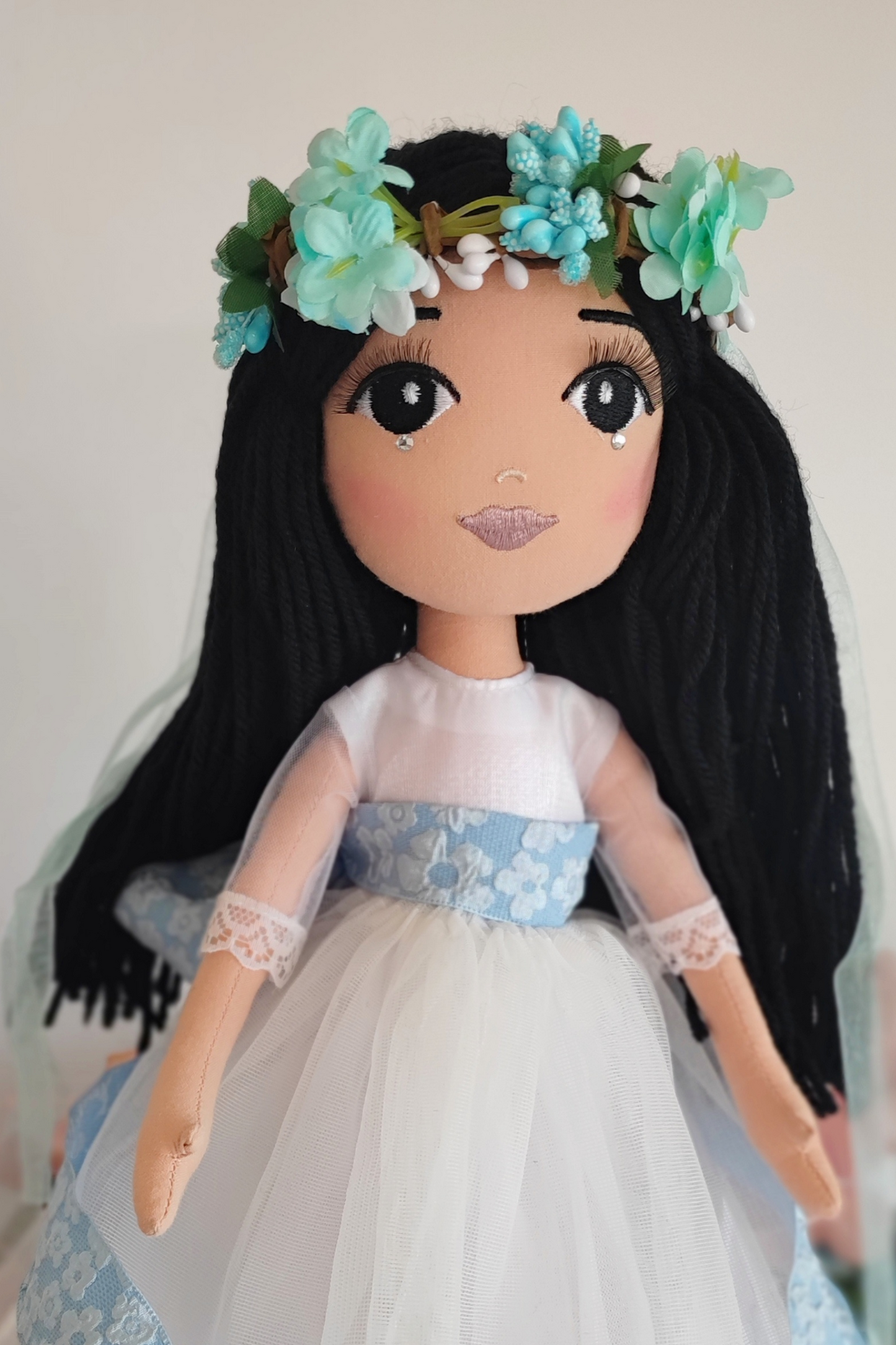 Elige tu Muñeca de Comunión con el Vestido Loto