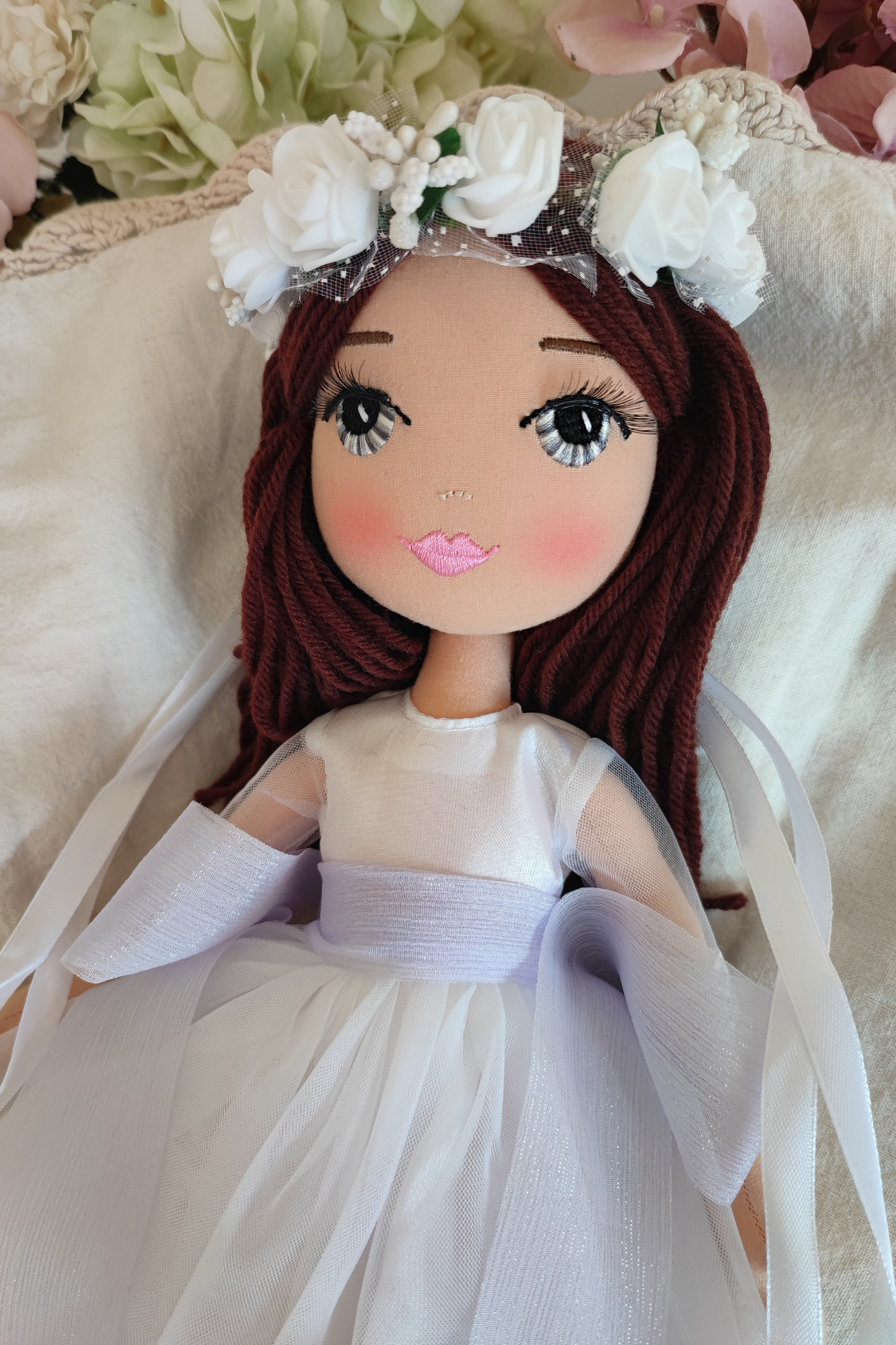 Elige tu Muñeca de Comunión con el Vestido Loto