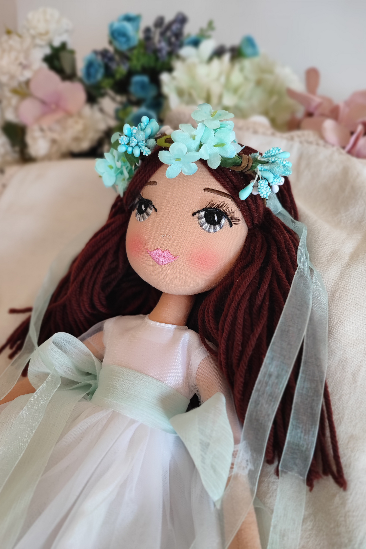 Elige tu Muñeca de Comunión con el Vestido Loto