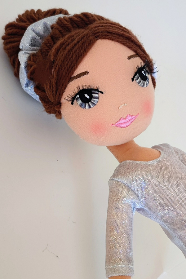 muñeca gimnasta articulada