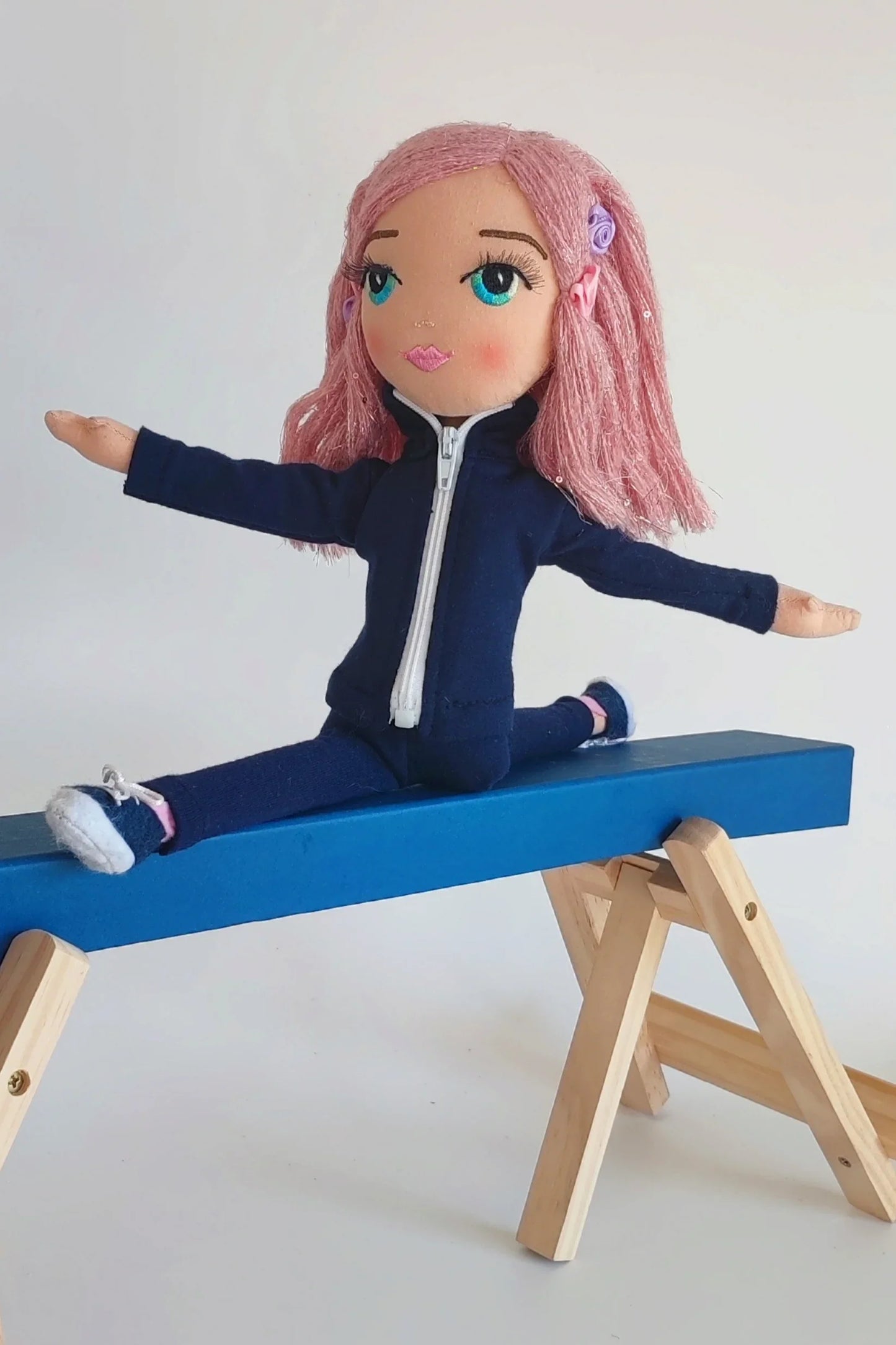muñeca gimnasta articulada