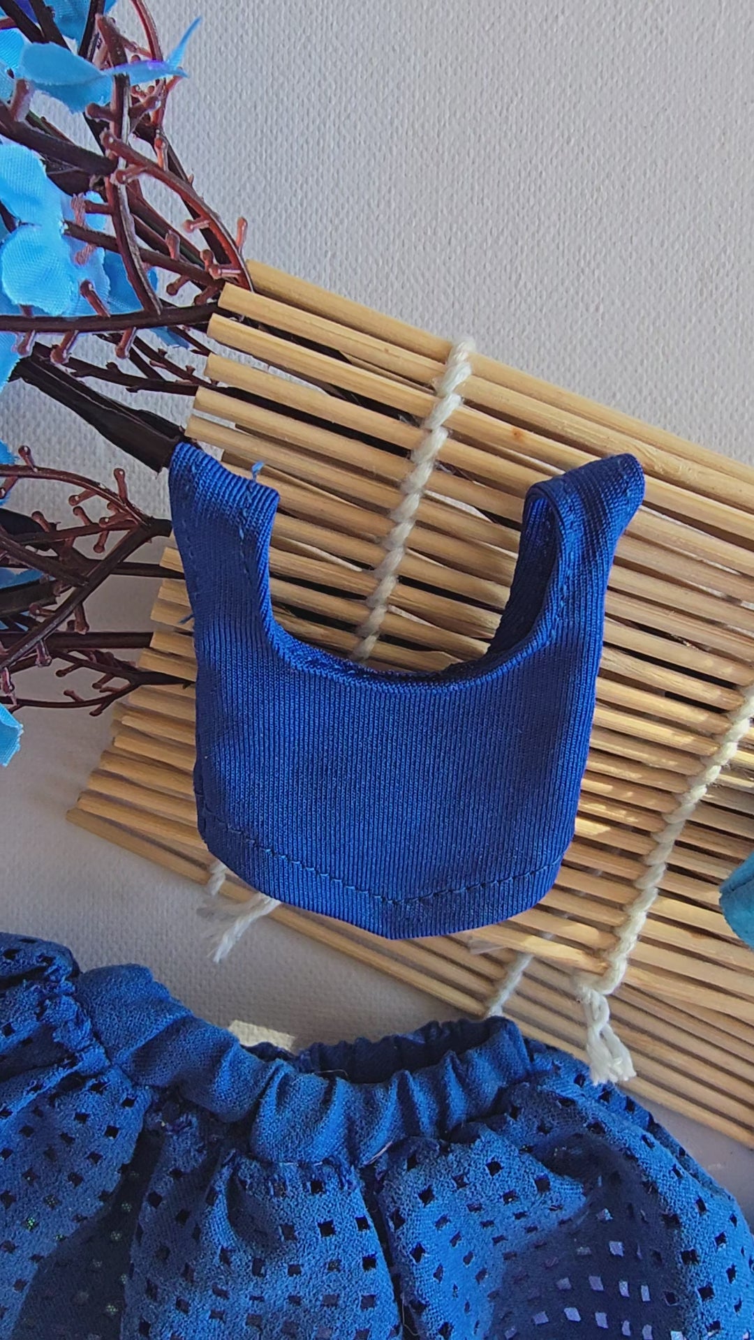 top y falda azul